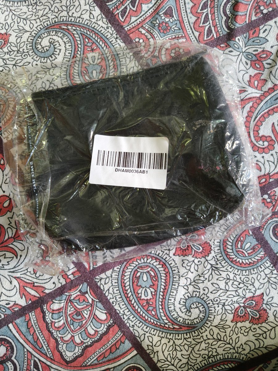 ompattnayak_'s tweet photo. @GetSmytten See this is what I got in box!! Please refund me my money or send me proof that you have sent all products to me ! Prove me !!! https://t.co/7j6aC0Szi0