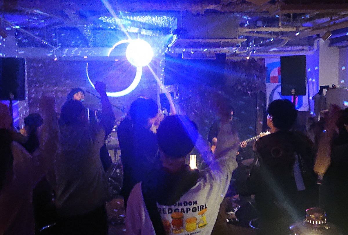 barhighjinks's tweet image. 1/16(金)
今晩はイケメンともくん入ります！
3号店は今日明日明後日と周年！！
ハシゴしてくださいませm(_ _)m