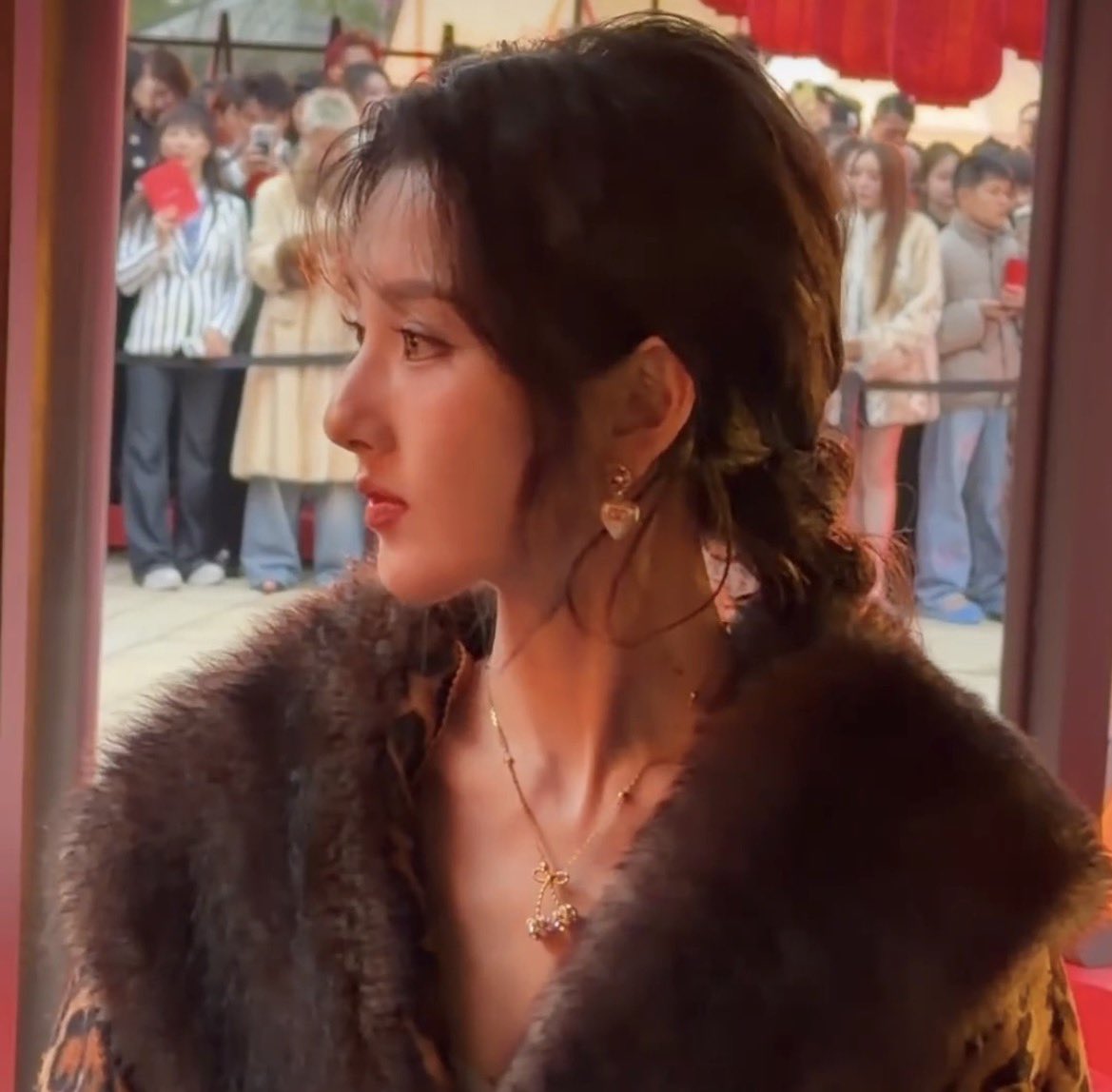 aaaaaapapaannee's tweet image. ขอเรื่องแพทย์ทหารหญิงของเผิงไหลเค่อให้หน่อย 
พลีสสสสสสสสส