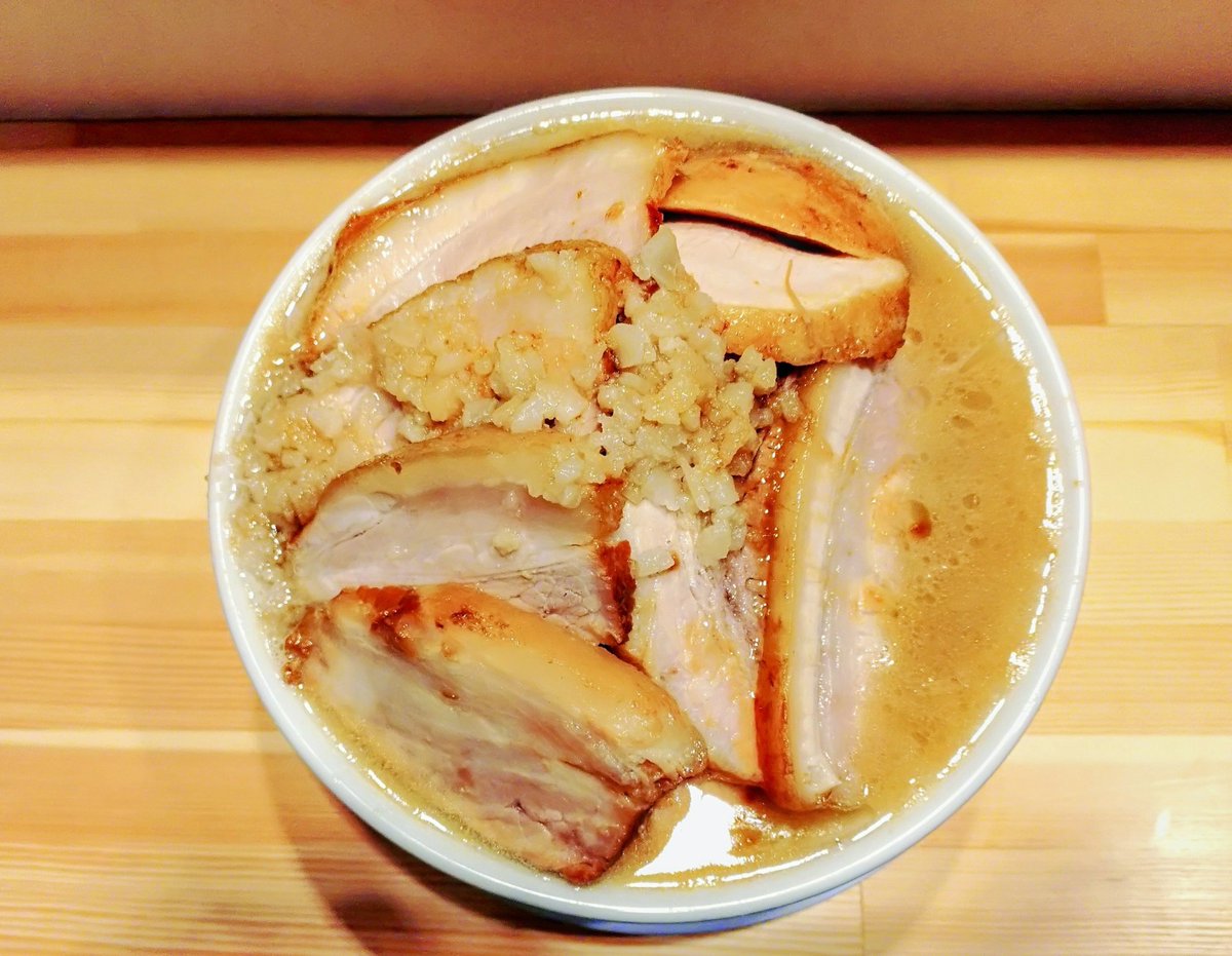 Type10Ak's tweet image. 宮城県大崎市古川、ヤマロク古川店。

豚マシ4倍ラーメン（麺200g）1,500円。

明日も仕事なので美味しいラーメンを食べにきました。