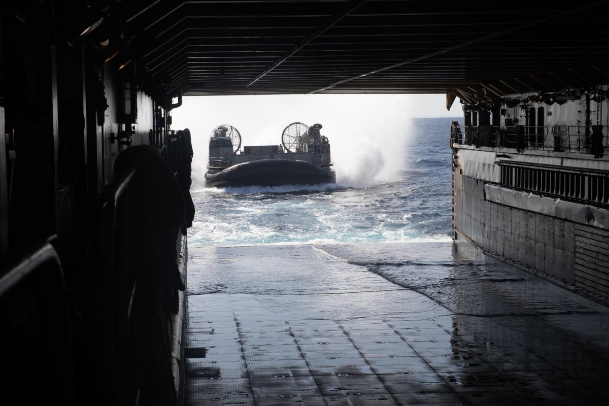 Any Time, Anywhere!

#FlashbackFriday to Marines assigned to the 31st Marine Expeditionary Unit (MEU) conducting Landing Craft Air Cushion (LCAC) operations from USS Rushmore (LSD 47) while underway in the Philippine Sea, Jan. 30, 2025. 

#US7thFleet | #AlwaysReady https://t.co/nPCvuwNNqd