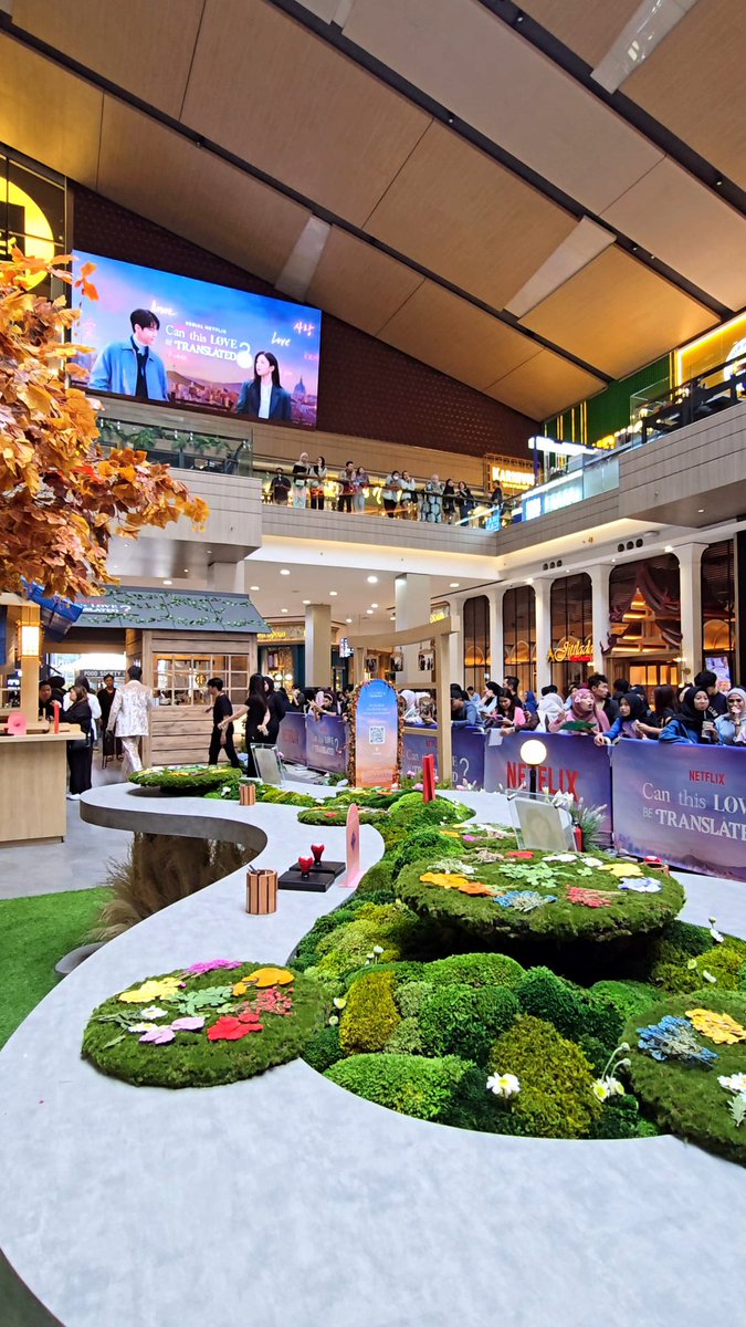 GiaAllana's tweet image. Netflix's "Can This Love Be Translated" activation and experience zone pop-up at Kota Kasablanka Mall in Jakarta, Indonesia.

All 12 episodes of #CanThisLoveBeTranslated starring Kim Seon Ho and Go Youn Jung are now streaming on Netflix.

#CTLBTJakarta #NetflixPH 
#KimSeonHo