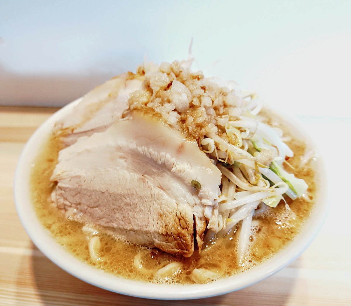 Type10Ak's tweet image. ヤマロク古川店の豚マシ、豚マシ2倍、豚マシ3倍、豚マシ4倍。拙者、ラーメンはチャーシュー沢山のせたい侍。年齢と胃の衰えで4倍までが限界でした。