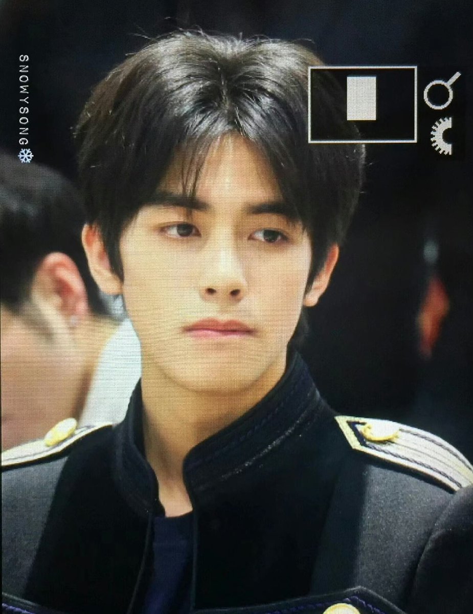 longyong99's tweet image. 웨이보에 불어온 16세 룡 바람