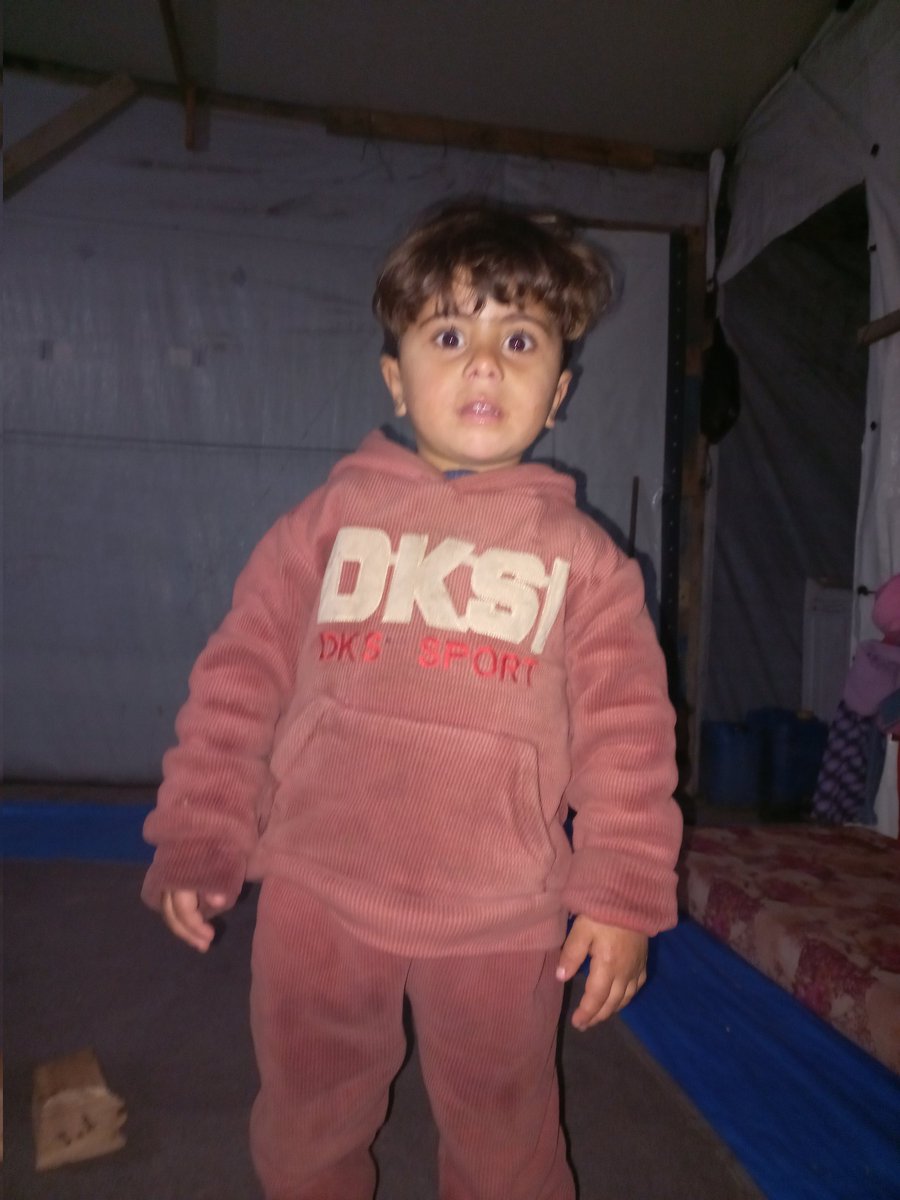 Moh20542604's tweet image. It's Friday. Everyone is eating grilled meat and we're watching silently.