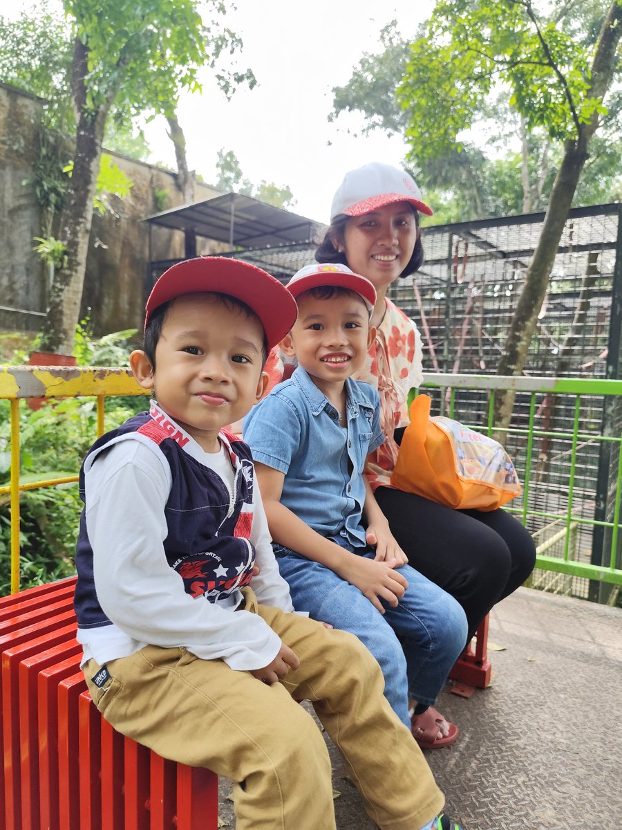 PerzuMunthe's tweet photo. Wisata edukasi request bang Peter. #CentralParkzoo #MEDAN https://t.co/cbUrpFUsjj