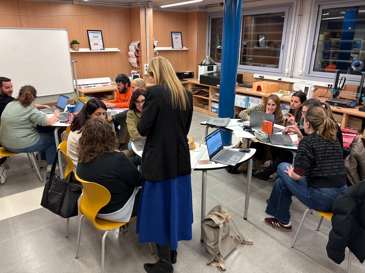ParcdelSaladar's tweet image. Tercera sessió del Curs "Cultura maker i fabricació digital amb sentit". En aquesta sessió ens hem endinsat en la impressió 3D en un context de sostenibilitat #FormacioCulturaMaker #AprenentatgeAmbSentit #ProgramaFAIG @cesirecat