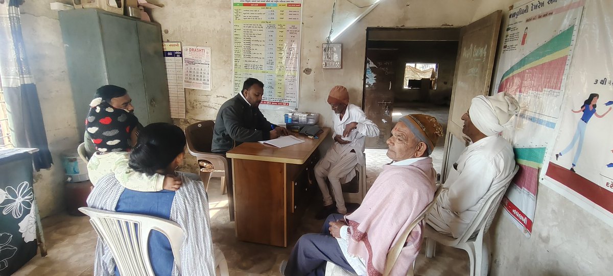 HwcBantiya's tweet photo. આજ રોજ નવલખી ખાતે #NCDDAY અંતર્ગત ડાયાબિટીસ, બીપી ને ચેક અપ કરવામાં આવ્યું અને જનરલ ચેક અપ કરવામાં આવ્યું અને પોષણ યુક્ત આહાર વિશે જરૂરી માર્ગદર્શન આપવામાં આવ્યું. #NCDDAY #TresGracas #HealthcareAI #HealthForAll #tresgraças #HealthyLiving #HealthyEats https://t.co/yc50xw6SNw