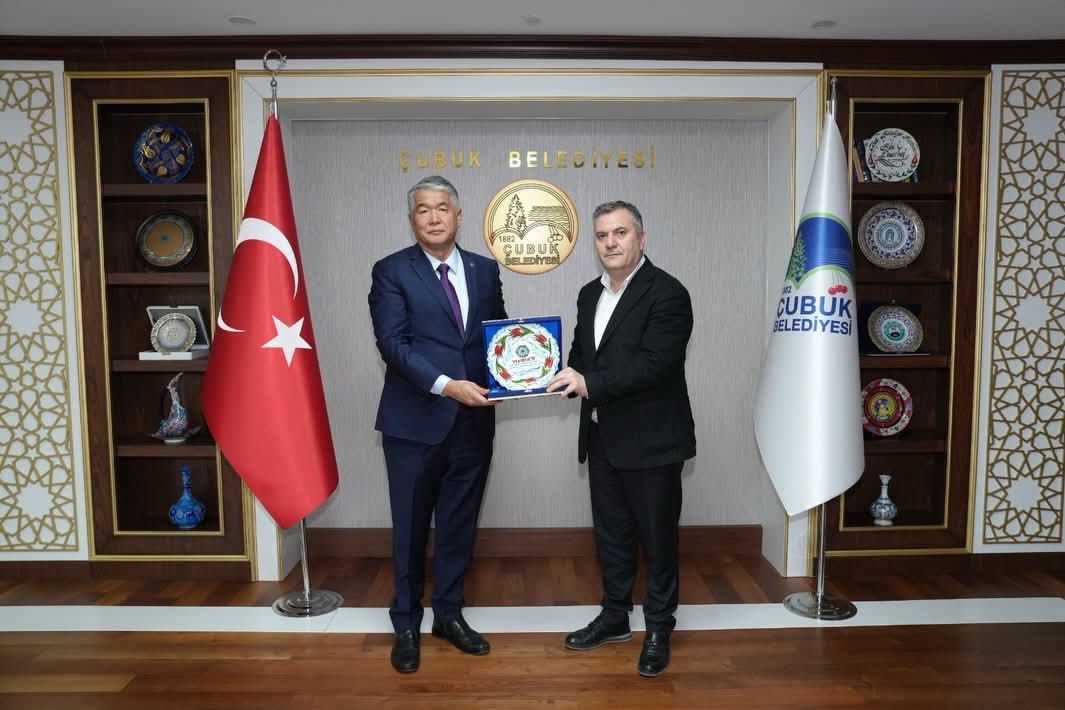 avbakidemirbas's tweet image. TÜRKSOY Genel Sekreteri Sultan Rayev 'e nazik ziyaretleri için teşekkür ediyorum.

#Çubuk #ÇubukBelediyesi #BakiDemirbaş #TÜRKSOY #SultanRayev