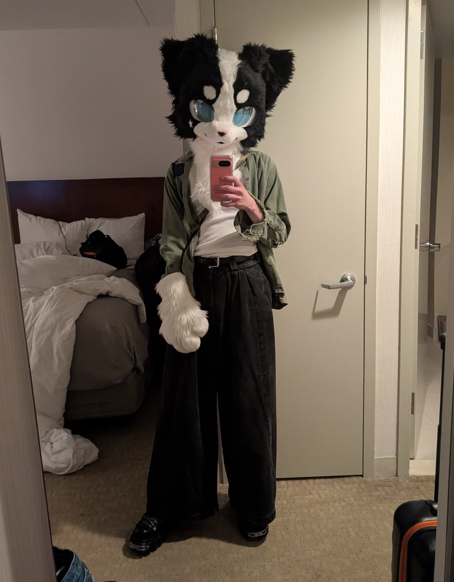 frogwheeldrive's tweet image. woof