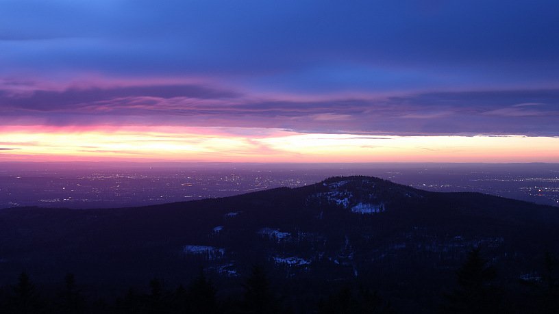 luna_jarvi's tweet photo. Blick vom #Feldberg im Taunus Richtung #Frankfurt https://t.co/w6DIfhThc5