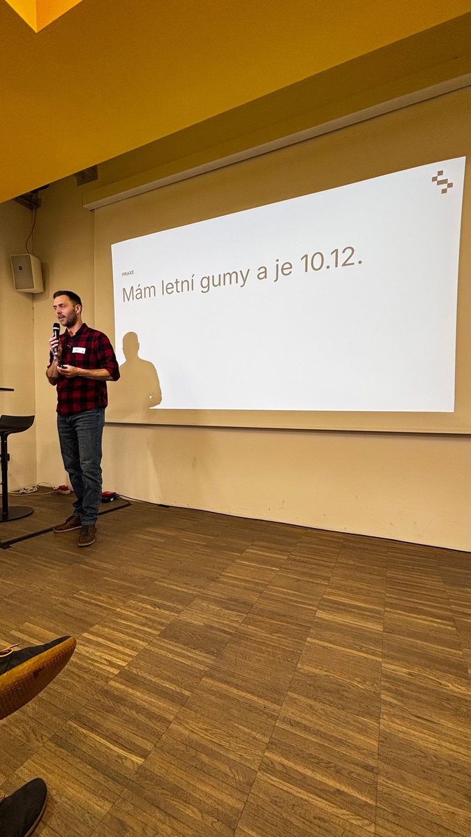 Frontendisti.cz tweet media