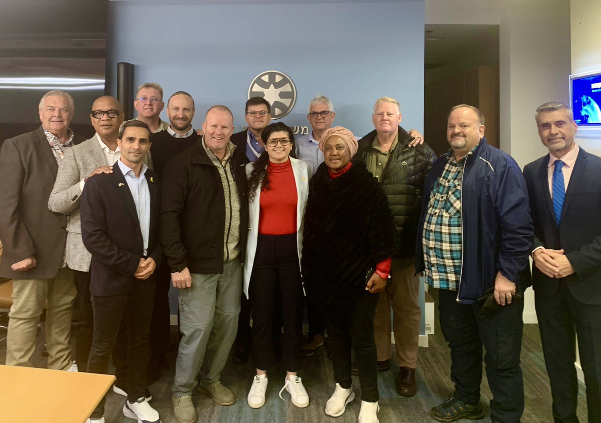 IsraelinSA's tweet image. Deputy Foreign Minister @SharrenHaskel held a meeting with a delegation of Christian leaders from South Africa, representing the National Pentecostal Forums and an estimated 5 million believers.

The fact-finding visit, organized by South Africa Friends of Israel @MZANSIISRAEL ,…