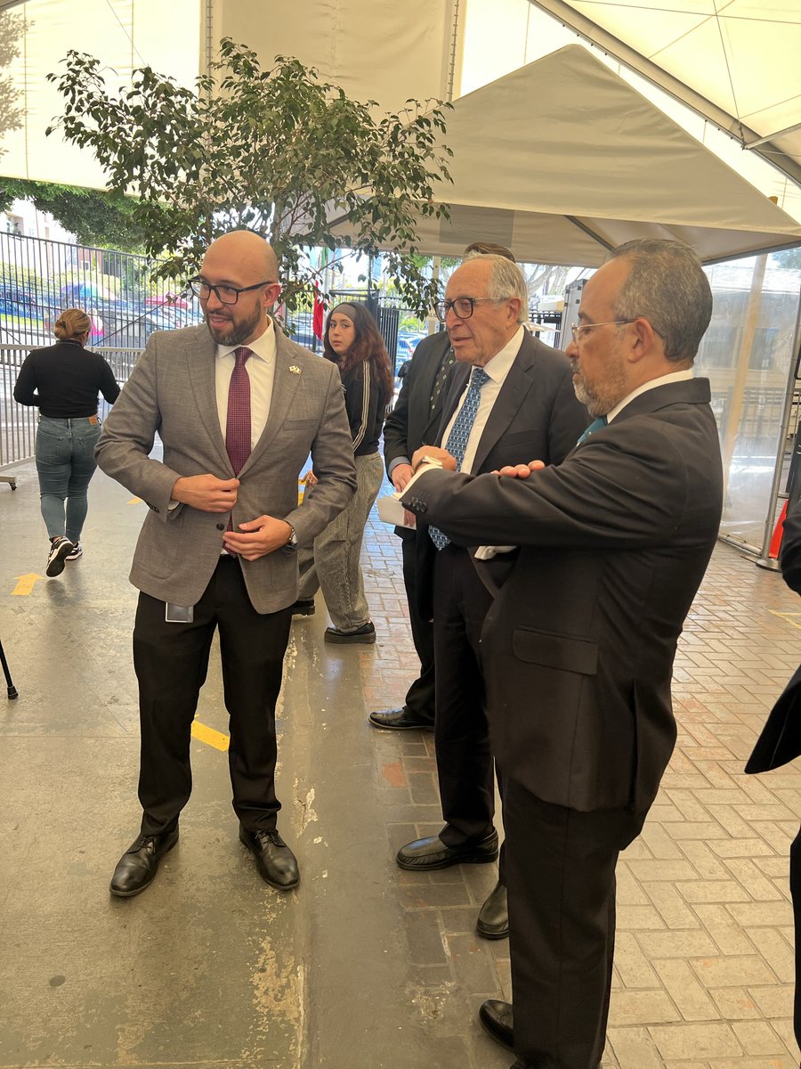 andybpp's tweet image. Today @BorderBuzz visited @ConsulMexLan to meet Dr. David Kershenobich, Minister of Public Health for Mexico. Thank you Ambassador Carlos Gonzalez Gutierrez for the invitation to participate. @PPActionCA @GracelightCH @SABEResPODER