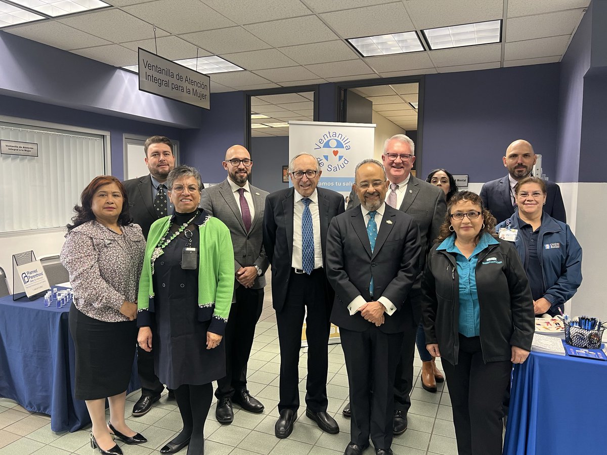 andybpp's tweet image. Today @BorderBuzz visited @ConsulMexLan to meet Dr. David Kershenobich, Minister of Public Health for Mexico. Thank you Ambassador Carlos Gonzalez Gutierrez for the invitation to participate. @PPActionCA @GracelightCH @SABEResPODER