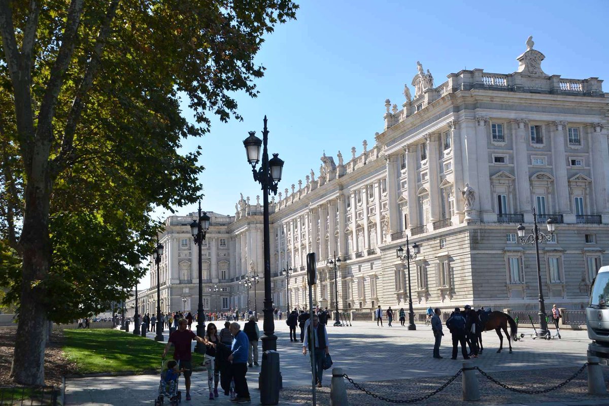 Planes gratis en Madrid, para disfrutar de la ciudad sin gastarse un duro.
miradormadrid.com/gratis-en-madr…
Desde visitar los grandes museos en las horas señaladas, hasta entrar al Templo de Debod o a un Jardín Botánico.