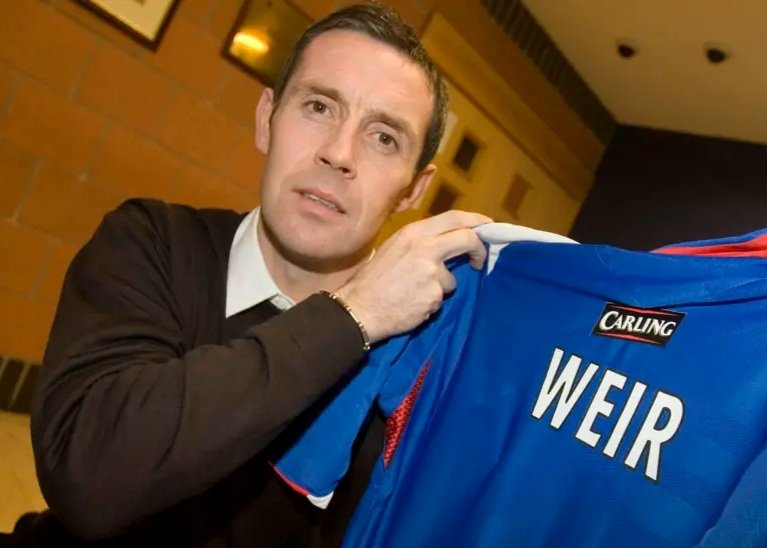 WATP72RFC's tweet photo. 🗓️ #OnThisDay 2️⃣0️⃣0️⃣7️⃣ : Walter Smith makes 36yr old David Weir his 1st #Rangers signing from Everton. Walter said "David has served me well at club and international level throughout the years and I know he can do a good job for Rangers". Weir said "I've had the pleasure of working with Walter before and I can't wait to team up with him".

Our future Hall of Fame Captain went onto play 231 games, score 5 goals, and win 3 Titles, 2 Scottish & 3 League Cups.