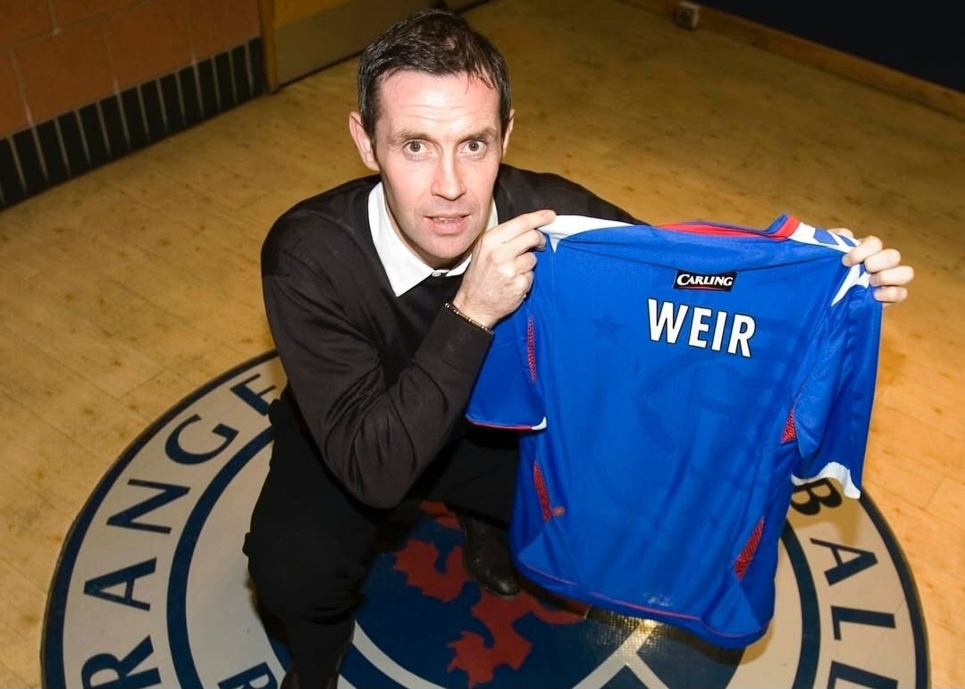 WATP72RFC's tweet photo. 🗓️ #OnThisDay 2️⃣0️⃣0️⃣7️⃣ : Walter Smith makes 36yr old David Weir his 1st #Rangers signing from Everton. Walter said "David has served me well at club and international level throughout the years and I know he can do a good job for Rangers". Weir said "I've had the pleasure of working with Walter before and I can't wait to team up with him".

Our future Hall of Fame Captain went onto play 231 games, score 5 goals, and win 3 Titles, 2 Scottish & 3 League Cups.