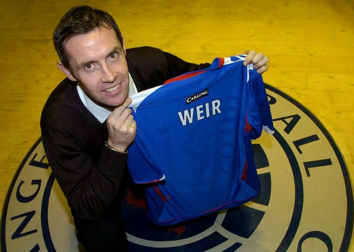 WATP72RFC's tweet photo. 🗓️ #OnThisDay 2️⃣0️⃣0️⃣7️⃣ : Walter Smith makes 36yr old David Weir his 1st #Rangers signing from Everton. Walter said "David has served me well at club and international level throughout the years and I know he can do a good job for Rangers". Weir said "I've had the pleasure of working with Walter before and I can't wait to team up with him".

Our future Hall of Fame Captain went onto play 231 games, score 5 goals, and win 3 Titles, 2 Scottish & 3 League Cups.