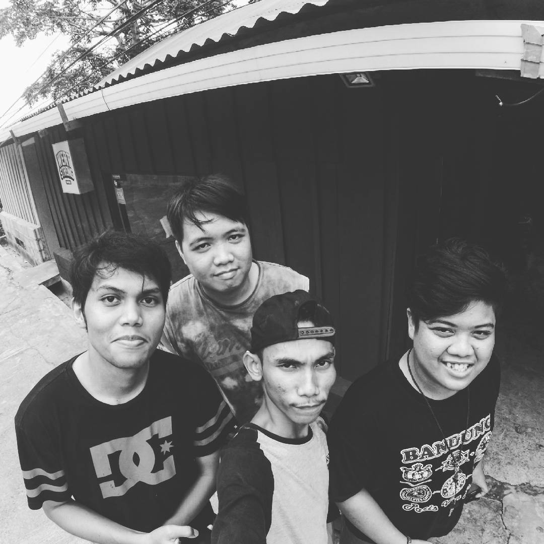 Lagi rame di story soal 2016 yang sudah 10 tahun berlalu, ini ada 3 foto with the guys di 2016 

Foto - foto lain nanti menyusul kalau nda mager buka hardisk