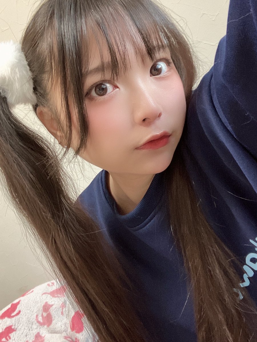 ゆ...☺︎ Post by ゆω君 on X: ママと飲みに行く