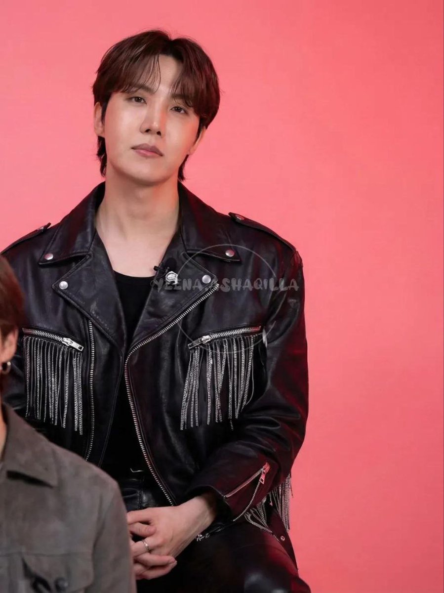 OMGGG J-HOPE!!!! 😩🔥