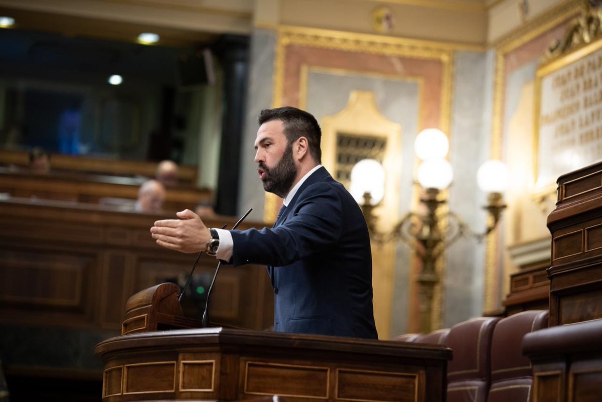 EH Bildu: "¿Qué pasa si Marruecos quiere Ceuta y Melilla?"

Jon Iñarritu asume retóricamente la defensa de la soberanía española en el Congreso y pregunta si la OTAN intervendría, en referencia a la amenaza de Trump a Groenlandia.

➡️diariosocialista.net/2026/01/16/eh-…