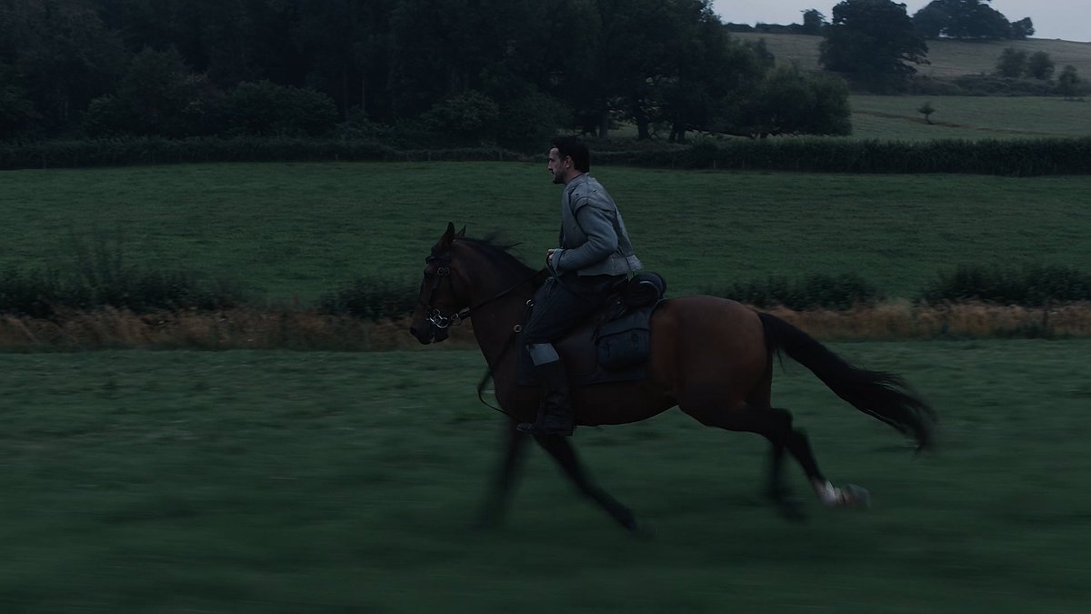 screenscaps's tweet image. hamnet (2025) dir. chloé zhao