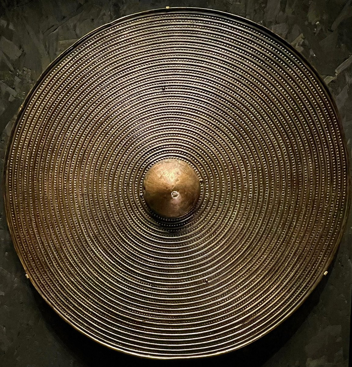 KPW1453's tweet image. The Moel Hebog Shield - a late Bronze Age shield which was found in a bog near Moel Hebog Mountain (Eryri National Park) in 1784. Now part of the collections at the British Museum. 📸 My own. #FindsFriday #Archaeology #BronzeAge