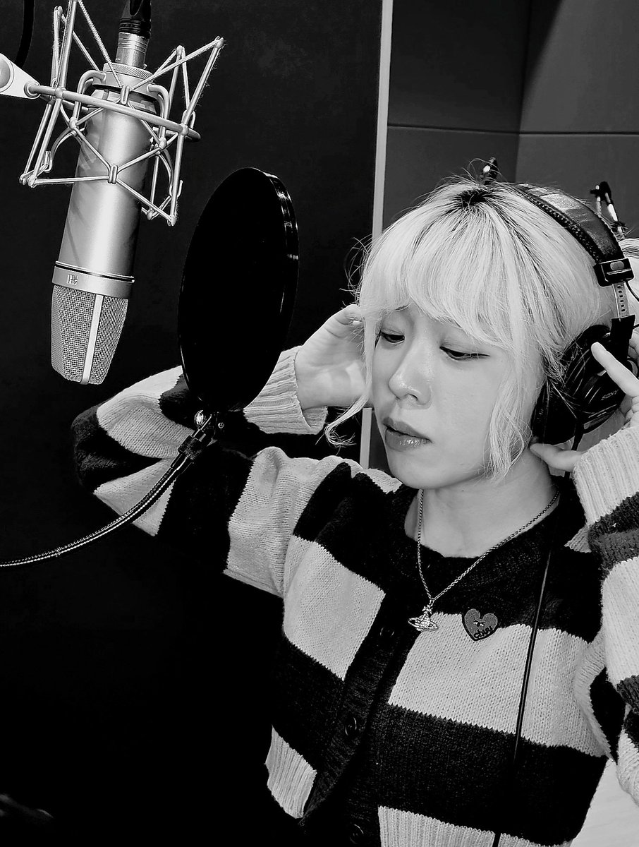 Rolling_Quartz's tweet image. 녹음, 녹음 또 녹음. 이번 곡은 다이아뎀 여러분들을 위한 곡이에요 :) 기대해 주세요. 내일 너트30에서 만나요. Non-stop recording! This one is for our Diadem :) Stay tuned. See you guys at Nut30 tomorrow! 💎❤👑🥜 

[#기획공연] 크라잉넛 30주년 기획 &amp;lt;너트30 페스티벌&amp;gt; 𝘾𝙪𝙧𝙖𝙩𝙚𝙙…