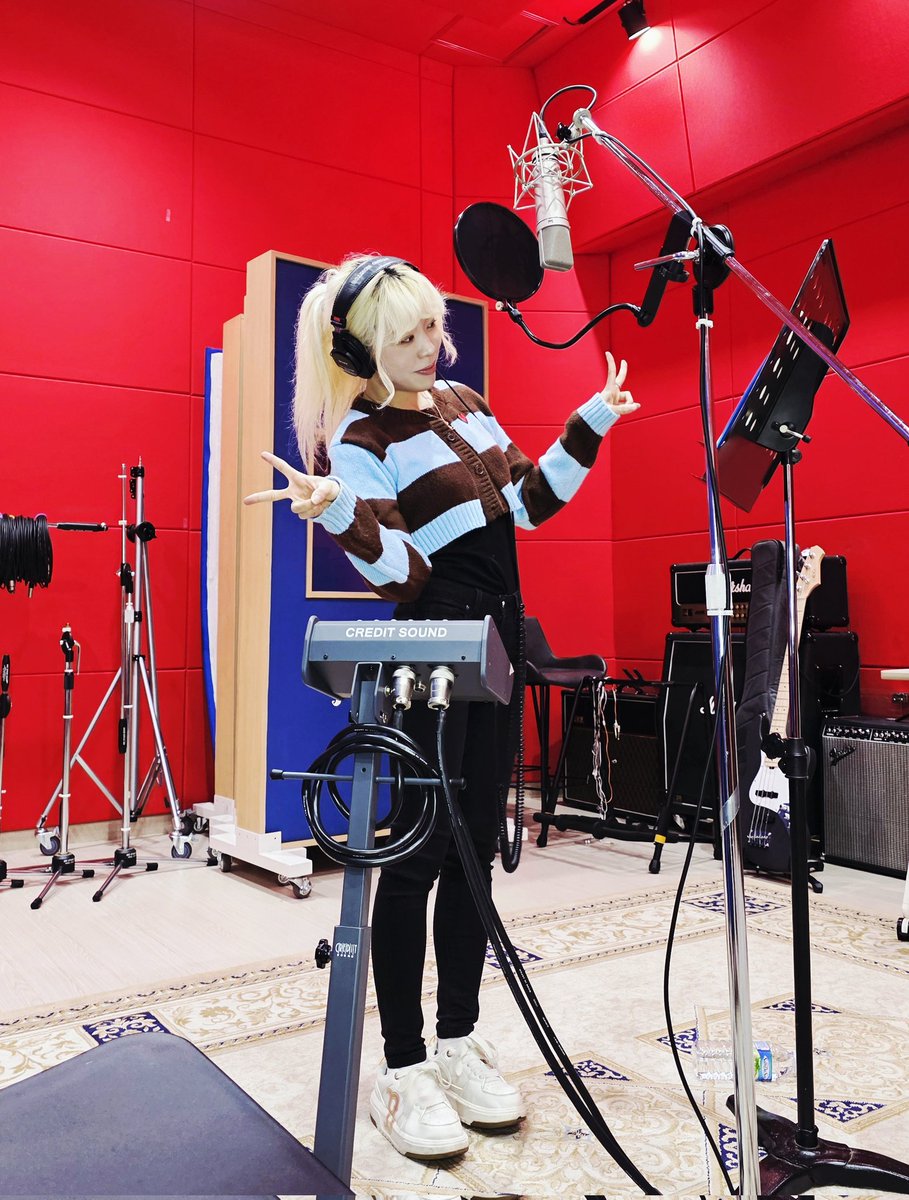 Rolling_Quartz's tweet image. 녹음, 녹음 또 녹음. 이번 곡은 다이아뎀 여러분들을 위한 곡이에요 :) 기대해 주세요. 내일 너트30에서 만나요. Non-stop recording! This one is for our Diadem :) Stay tuned. See you guys at Nut30 tomorrow! 💎❤👑🥜 

[#기획공연] 크라잉넛 30주년 기획 &amp;lt;너트30 페스티벌&amp;gt; 𝘾𝙪𝙧𝙖𝙩𝙚𝙙…