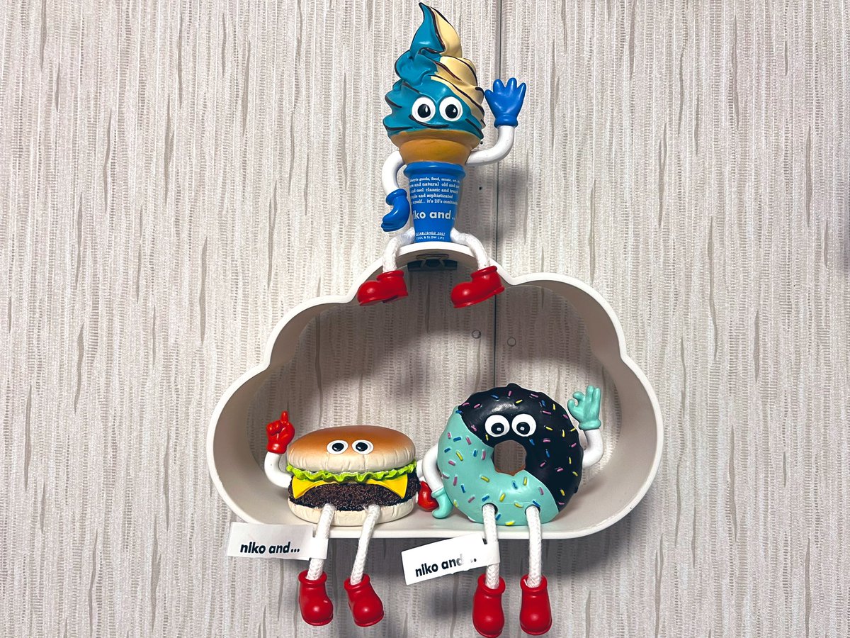 3つ揃うと凄く可愛いです ドーナツだけ買いましたが他の子も欲しかった🥹