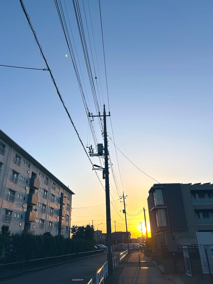 ＃作業場
＃夕景写真館
＃空を見上げて生きていく