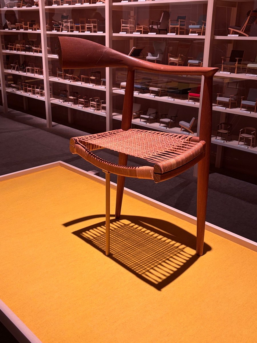 浅子さんのおかげで会期間に合いました。田根剛さんの事務所の会場構成もさすがの安定感。
『ハンス・ウェグナー展』めちゃ良かったです。椅子つくりたくなりますね。
学校帰り風の高校生がすごく真剣に観ていて、ヒカリエ開催でよかった気がする。