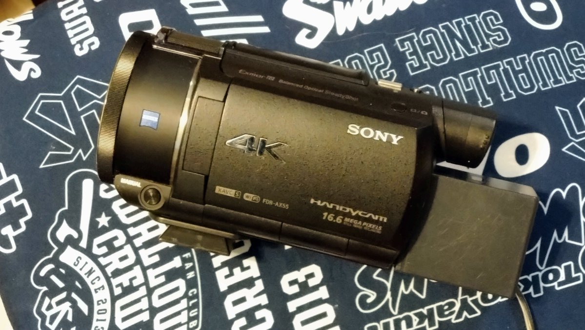 tech_ji's tweet image. 今夜は盟友のライブ撮影☆
久しぶりに起動させたら設定がリセットされてたからライブ用にいじらなきゃ💦
よりによって今日重なっちゃうとはな！武道館行きたかったなぁ😢
きっちり自分で出来ることをやらなくちゃね！どちらもお誘い感謝です！