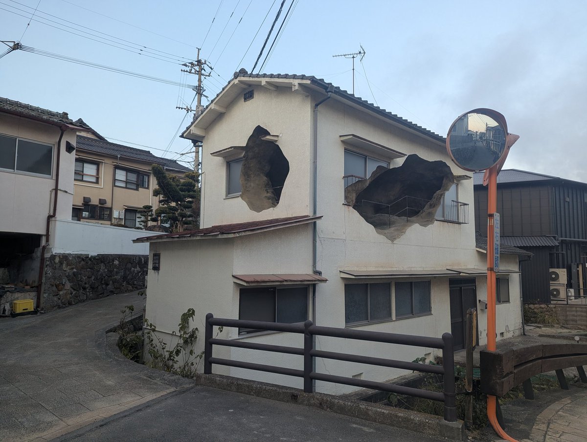 気になってたspaceII見に来た。 VR空間でもすごい違和感感じそうだけど、リアルでこういうの見るとちゃんと脳バグるなぁ。