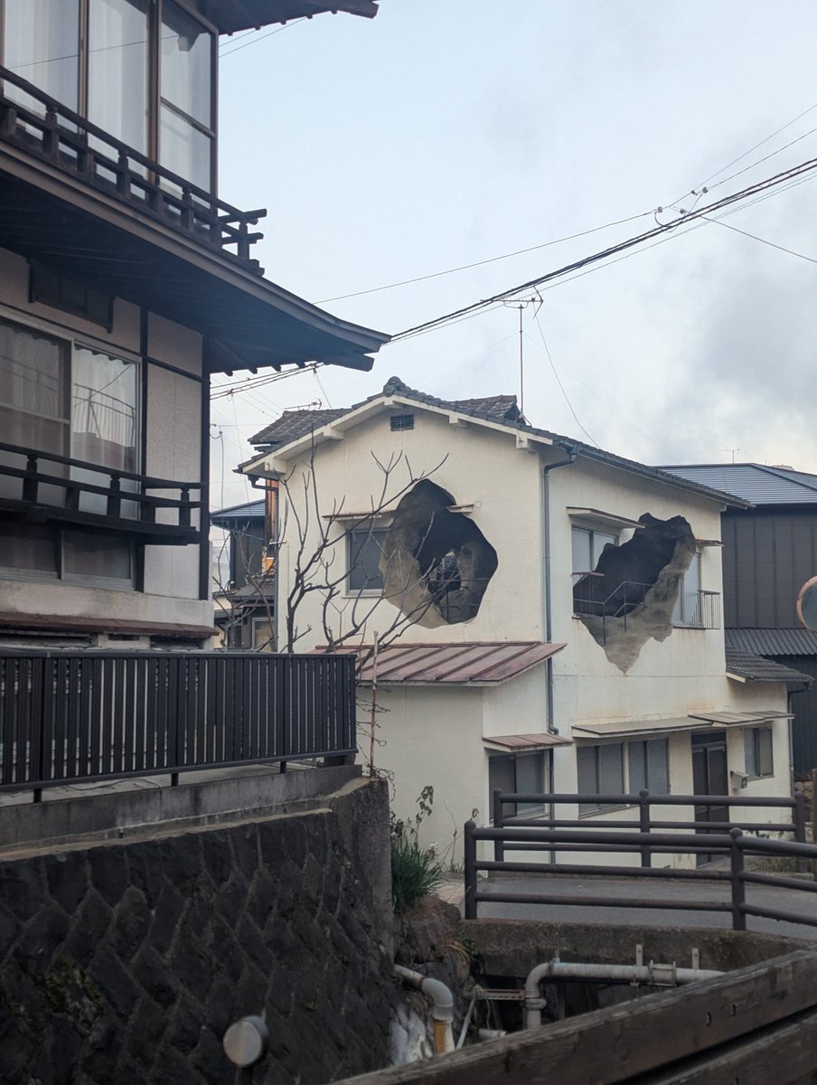 気になってたspaceII見に来た。 VR空間でもすごい違和感感じそうだけど、リアルでこういうの見るとちゃんと脳バグるなぁ。