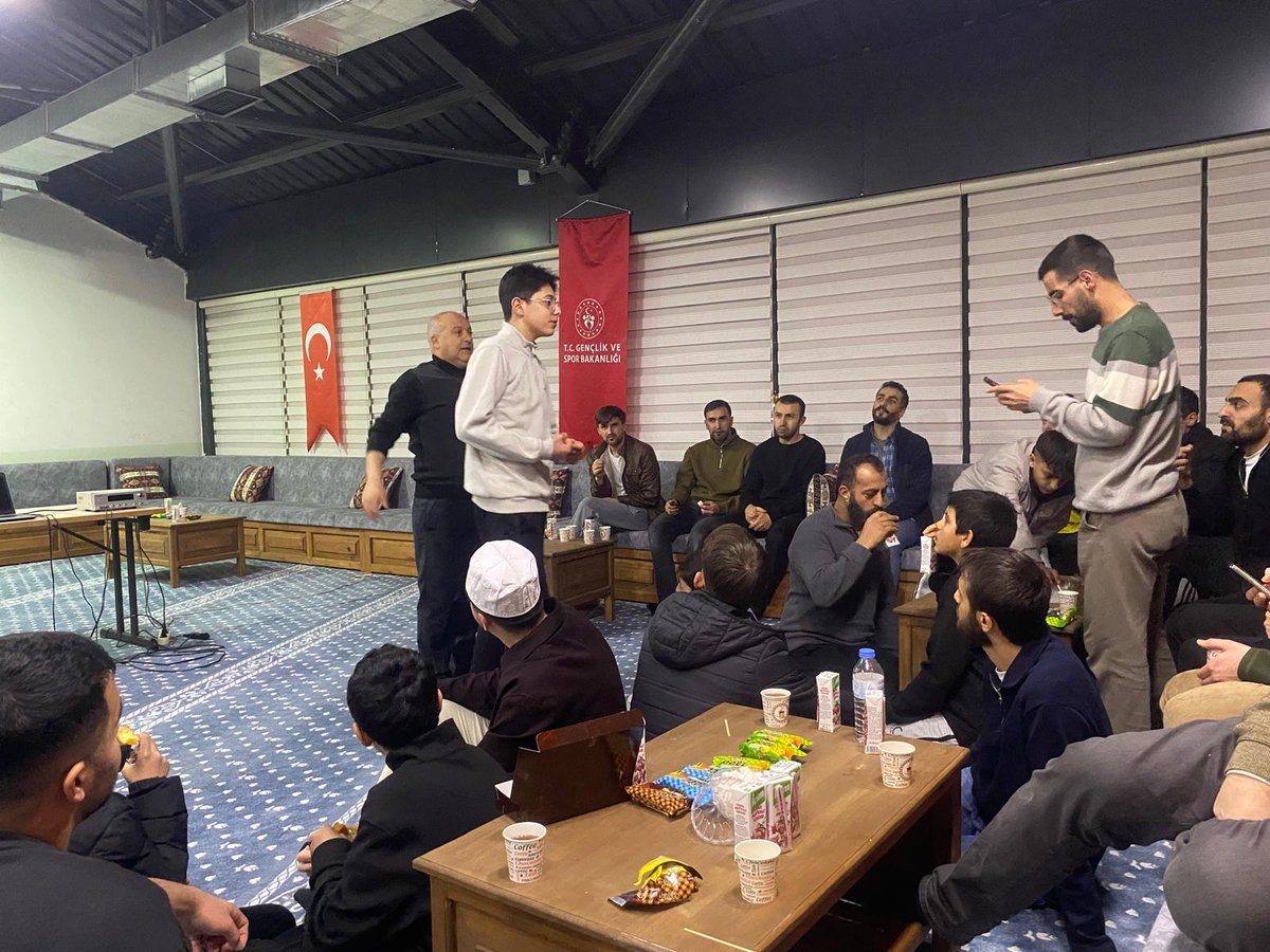 📍Kerebi Gazi yurdu 
Yurt Hizmetleri Müdürümüz Hüseyin ŞAHİN ve Ramazan ŞEN hocamızın katılımıyla sevgi evlerinde barınan öğrencilerle oyunlar oynanmış keyifli ve anlamlı bir vakit geçirilmiştir.