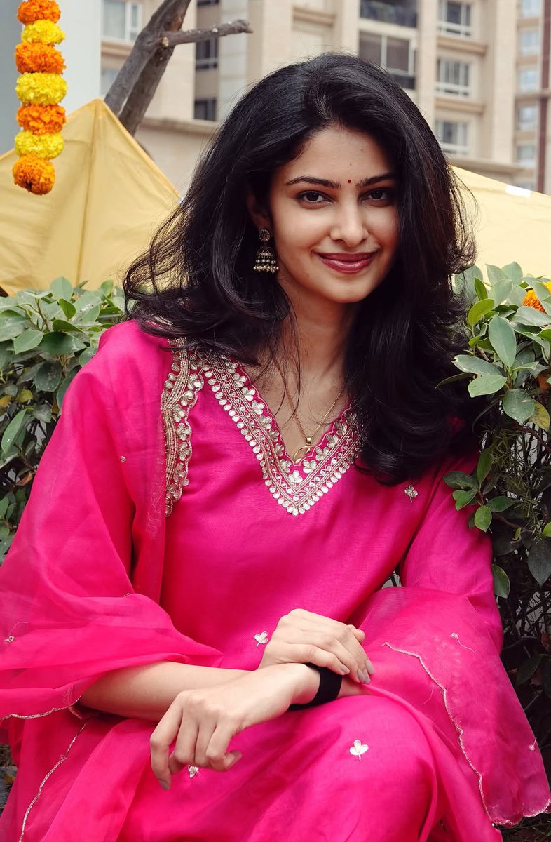 Lovebeauty1995's tweet image. Happy friday..
#FridayFeels