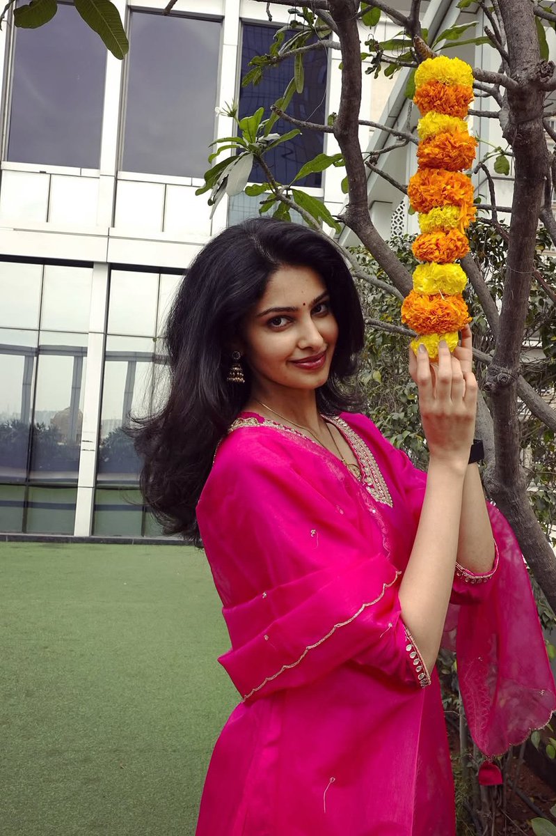 Lovebeauty1995's tweet image. Happy friday..
#FridayFeels