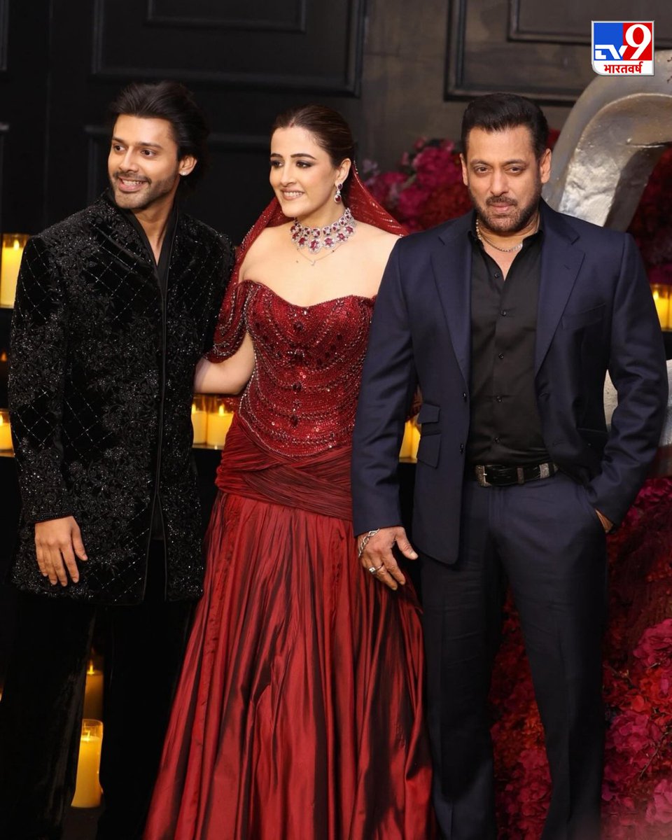 TV9Bharatvarsh's tweet image. स्टेबिन बेन ने नूपुर सैनन के साथ अपनी शादी में आने के लिए सलमान खान का शुक्रिया अदा किया, साथ ही कुछ तस्वीरें शेयर की. देखें तस्वीरें...

#StebinBen #SalmanKhan #NupurSanon #TV9PhotoBlog