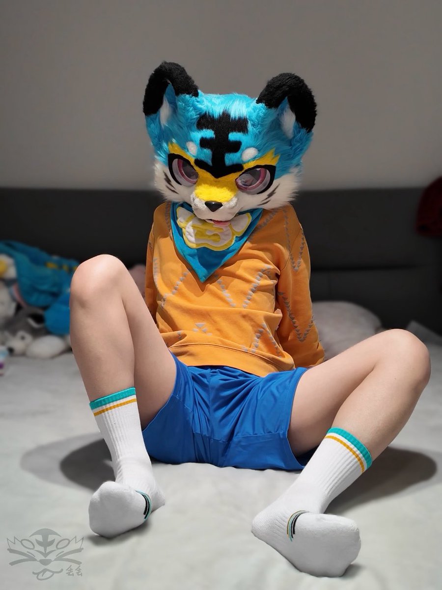 哼哼，看样子，你很不听话啊。
惩罚你去龙耀工坊(<a href="/Longyao1118/">龙耀工坊</a>)买一双我们工作室的袜子

🧦购买方式🛒:<a href="/Longyao1118/">龙耀工坊</a>