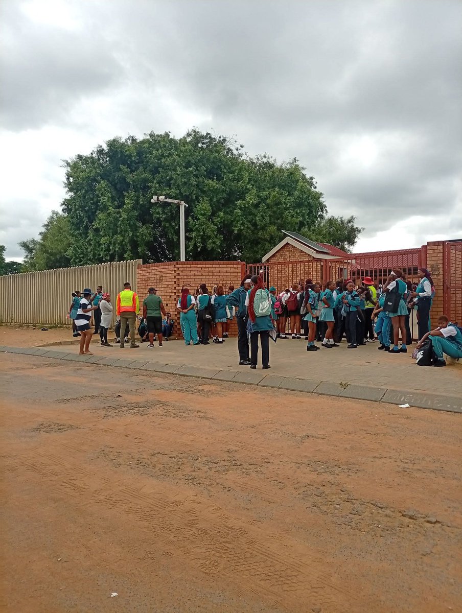 Miz_Ruraltarain's tweet image. Why does non-compliance with school codes of conduct predominantly occur in black communities, affecting both parents and students?

This is Kgoro ya Thuto in Ratanda just outside Johannesburg.