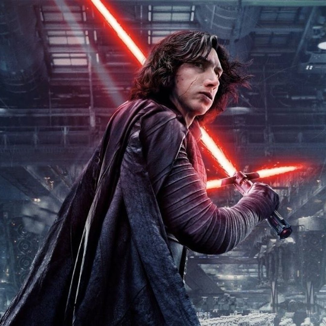 JackOCine's tweet image. Kathleen Kennedy fait le point sur la production des films #StarWars :

• Le film de James Mangold consacré aux origines des Jedi est "en suspens".

• Le scénario de #TheHuntForBenSolo est également en suspens.

• Donald Glover a remis un script pour un film #Lando.

• Simon