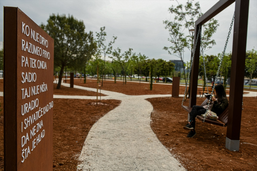 'For a smart man, every war is lost'.
Đorđe Balašević wrote it in his book 'One of those lives'. 

His poems, his music, his books are the path to understanding the intricacies of a Slavic soul. 

#Balašević #Slavic