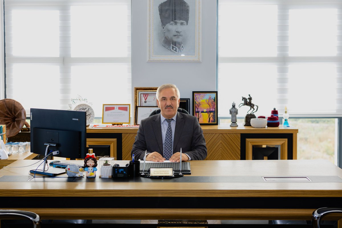 İlçe Milli Eğitim Müdürümüz sayın Mehmet DEĞERMENCİ  Yarıyıl Tatili ve Karne Mesajı yayınladı.
instagram.com/p/DTkHKM7CMOr/