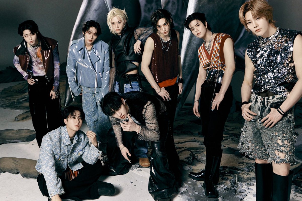 TheePopCore's tweet image. Stray Kids’ upcoming concert film has sold over $1.4M in U.S. ticket sales in under 24 hours (via @THR)

With this achievement, Stray Kids become the 4th-generation group with the highest-grossing concert film.

Following strong demand, the film is expanding to additional…