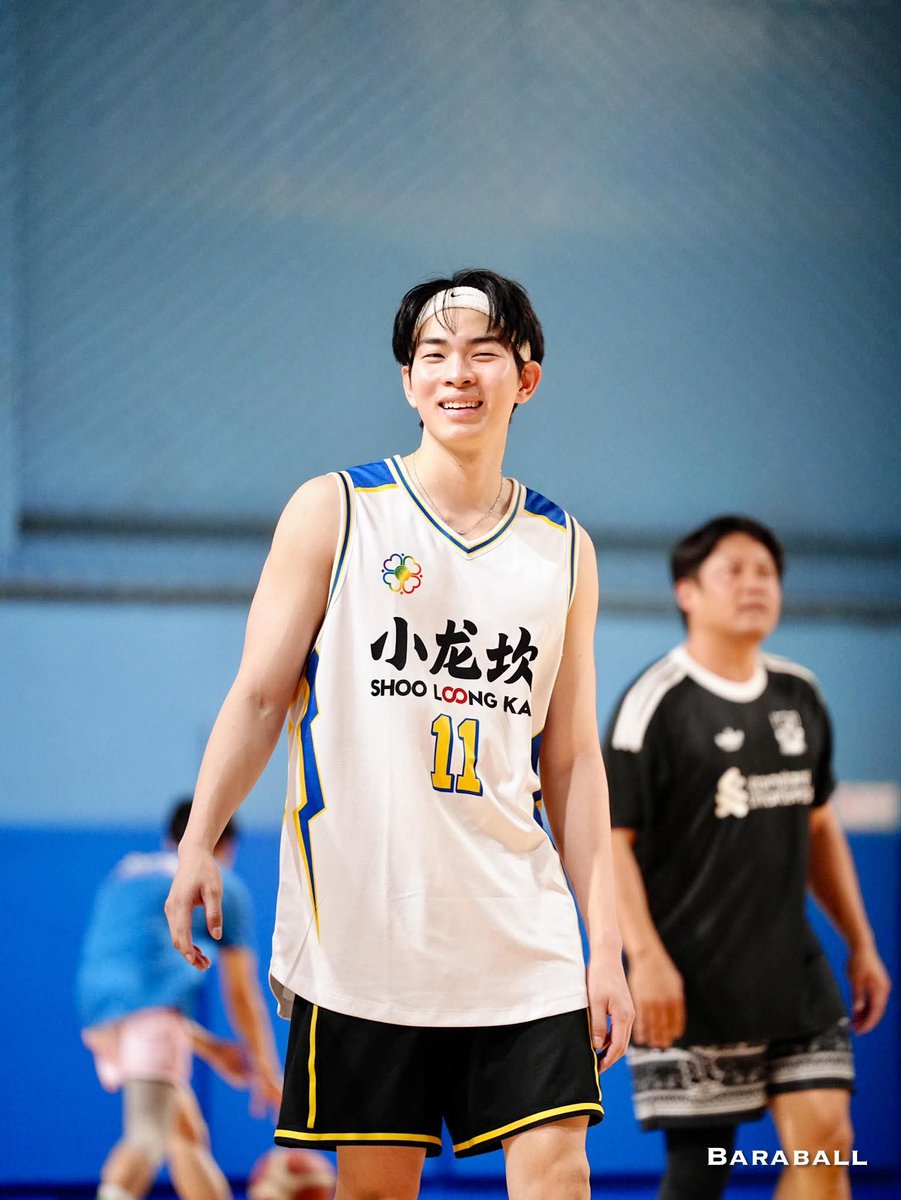 Tuitio11's tweet image. ชายตัวจ้อยกว่าเพื่อนอีกแล้ว 😁😁

facebook...bara.baraball
#mytonsrn #ต้นรักของศรัณญ์