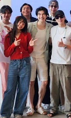 Only wearing casual pastel shirt, tanktop, short plus sandals but still smells rich 💸💸💸💸

#MilePhakphum #GreenyRose