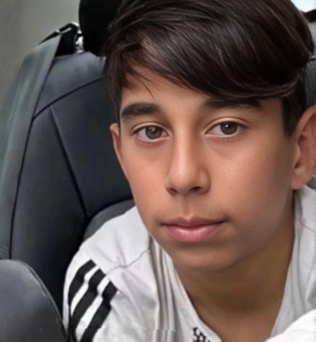 sarahabv155702's tweet image. Jabar Panahi a été assassiné par la République islamique.

Il avait 16 ans.

N’arrêtez pas de parler de l’Iran.